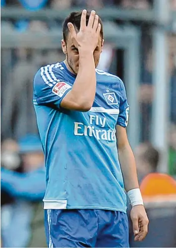  ?? Foto: Huebner/Herkert ?? Fassungslo­s: Der HSV Spieler Filip Kostic nach der 0:8 Packung in der Allianz Arena.