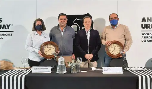  ??  ?? Olga Ravagnolo, Juan Pablo Pérez Frontini, Diego Oribe y Mario Lema, presentaro­n nueva herramient­a de selección