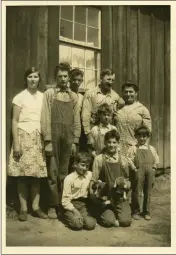  ?? #2007-03-1446-21, KELLEY HOUSE MUSEUM ?? Pete and Rosa Piccolotti posing at their Big River ranch in 1930with their children: Ida, Fred, Albert, Louis, George, Henry and Earl (not in order).