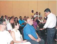  ??  ?? ENCUENTRO. El gobernante y candidato presidenci­al, Juan Orlando Hernández, encabeza la ruta nacionalis­ta.