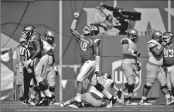  ?? NWA Media/Michael Woods ?? NO. 1 NEXT: Arkansas defensive end Deatrich Wise celebrates after the Razorback defense stopped Alabama-Birmingham on fourth-and-goal in the fourth quarter last week at Reynolds Razorback Stadium in Fayettevil­le. After rolling UAB 45-17, Arkansas moves...