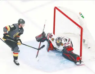  ?? PHOTO BY JEFF VINNICK/GETTY IMAGES ?? Vegas coach Pete Deboer says winger Reilly Smith, pictured scoring the game-winner in Game 2 against Chicago, “executes all the things you’re talking about in the game plan.”