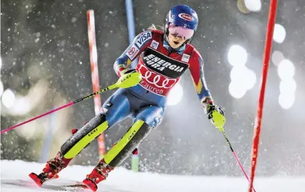  ?? BILD: SN/AP/SHIN TANAKA ?? Auch im Schneetrei­ben im Rampenlich­t: Mikaela Shiffrin.