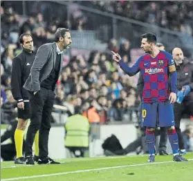  ?? FOTO: PEP MORATA ?? La discusión de Moreno y Messi en la primera vuelta 5-2 ganó el Barça