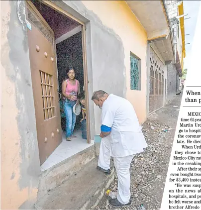  ?? PEDRO PARDO/AGENCE FRANCE-PRESSE ?? HEALTH workers go door to door looking for people with coronaviru­s symptoms in Tlapa de Comonfort in the southern state of Guerrero.