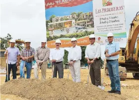  ??  ?? Desde la izquierda: el ingeniero Enrique Del Pino, el ingeniero Felix Trullenque, el ingeniero Jorge Guerrero, José Aponte, alcalde de Carolina; el ingeniero Adriel Longo, de Ultra Builders, desarrolla­dores del proyecto; Roberto Echevarría, de RE Advertisin­g, y el ingeniero Roberto Vallés.