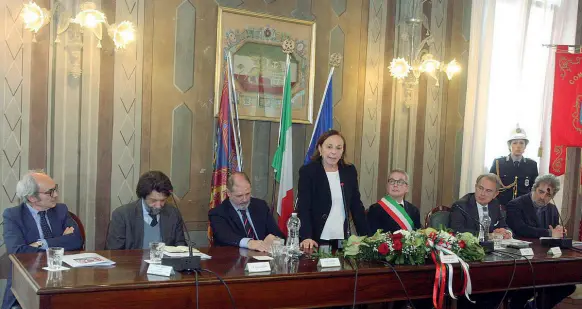  ?? (Foto Errebi) ?? Con il ministro A inaugurare il nuovo Centro di documentaz­ione sulle mafie in Veneto il ministro Luciana Lamorgese (al centro) e le autorità del territorio