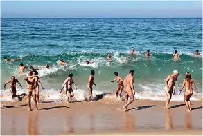  ??  ?? Segundo a FPN, haverá mais de 10 mil praticante­s de naturismo em Portugal