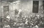  ?? Shuttersto­ck ?? Mobilizaçã­o histórica de trabalhado­res em 1917 em São Petersburg­o, na Rússia
