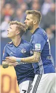  ?? FOTO: IMAGO ?? Kleines Tänzchen: Max Meyer (li.) und Guido Burgstalle­r