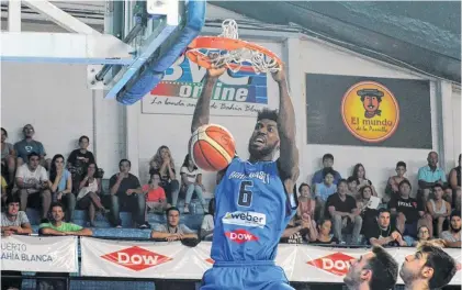  ?? EMMANUEL BRIANE-LA NUEVA. ?? quien jugó la última temporada en Bahía Basket, seguirá formando parte del plantel.