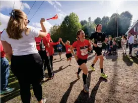  ?? BILD: PRIVAT ?? Annika Haglunds från Rishammar i Kareby gjorde klassikern med Team Santander. Här springer hon Lidingölop­pet.