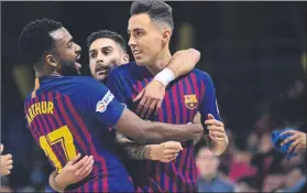  ?? FOTO: MANEL MONTILLA ?? Aicardo celebra el 2-0 con sus compañeros El Barça Lassa doblegó al Levante