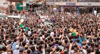  ?? PTI ?? Congress leader Rahul Gandhi during a roadshow at Karuvaraku­ndu in Malappuram on Tuesday.