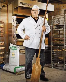  ??  ?? Horst Sander gründete die gleichnami­ge Bäckerei.