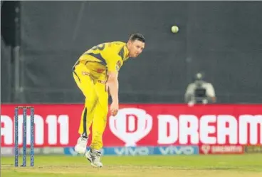  ?? SPORTZPICS/IPL ?? CSK’S Josh Hazlewood took three wickets against Sunrisers Hyderabad in Sharjah on Thursday.