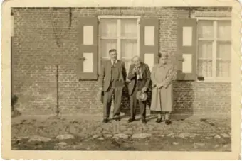  ?? © rr ?? Hector Louwagie en zijn echtgenote Ida Callens op bezoek in Vlaanderen bij vader David.