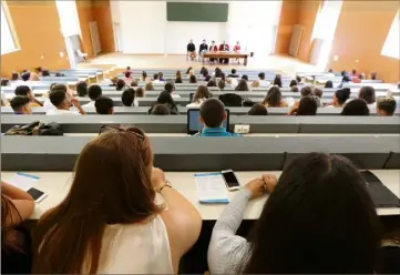  ?? (Photo doc Dylan Meiffret) ?? Tous les ans, la faculté de droit de Draguignan propose une licence à 345 élèves.