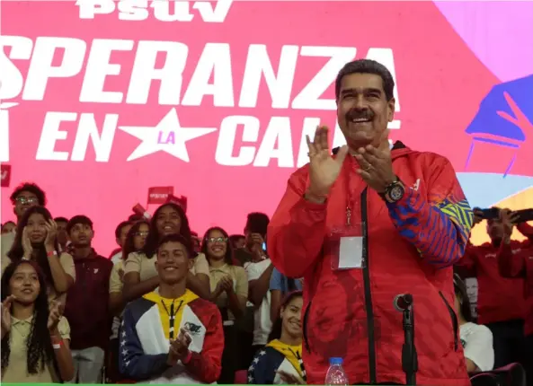  ?? AFP ?? El acto en el que Nicolás Maduro, de 61 años, fue presentado como candidato presidenci­al del Partido Socialista Unido de Venezuela se llevó a cabo ante miles de seguidores en el Poliedro de Caracas, el recinto techado más grande del país.