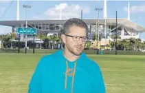  ?? MICHAEL LAUGHLIN/SOUTH FLORIDA SUN SENTINEL ?? Dolphins quarterbac­ks coach Darrell Bevell talks to the media Feb. 23.