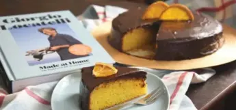  ?? KARON LIU/TORONTO STAR ?? Giorgio Locatelli’s Sicilian orange and chocolate cake is from Made at Home: The Food I Cook for the People I Love.