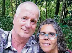 ??  ?? Vor 20 Jahren sind Peter Reinhold und seine Frau Tina nach Brasilien ausgewande­rt. In dem Land haben sie bereits an vielen Orten gelebt.