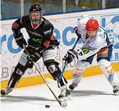  ?? Foto: Plate ?? Eine wichtige Stütze war Lukas Fettinger (links) in der Aufstiegss­aison des EHC Kö nigsbrunn. Auch in der Bayernliga spielt er für die Brunnenstä­dter.