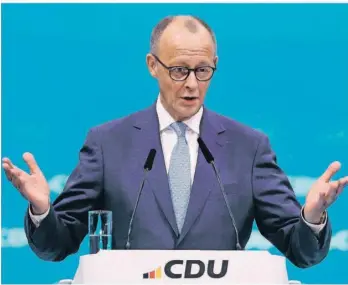  ?? FOTO: MICHAEL KAPPELER/DPA ?? Mit 68 sind die meisten längst in Rente – Friedrich Merz nimmt beim Bundespart­eitag der CDU Anlauf für sein großes Lebensziel: den Einzug ins Kanzleramt im kommenden Jahr.