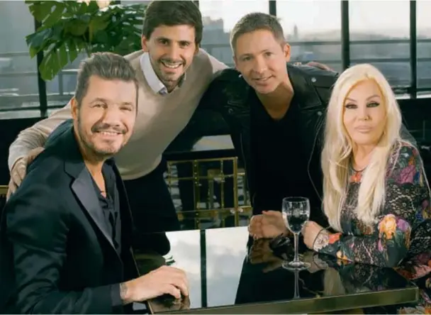  ??  ?? La pareja habló del vínculo que los une a través de los años. A pesar del descontent­o de Mirtha Legrand por no convocarla, celebraron la especial jornada junto a Adrián Suar y Darío Turovelzky de Telefé.