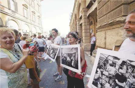  ?? LaPresse ?? La commemoraz­ione Il corteo lungo viale dell’Indipenden­za