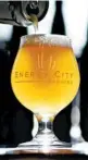  ?? STACEY WESCOTT/ CHICAGO TRIBUNE ?? Energy City Brewing’s Milkshake Pumpkin Spice beer features pumpkin pie spices.