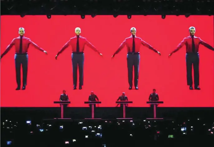  ?? LA RAZÓN ?? Los pioneros de la música electrónic­a, los alemanes Kraftwerk, en el festival