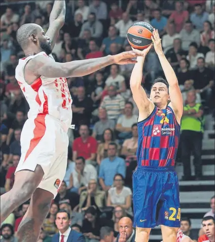  ?? FOTO: GETTY I. ?? Kyle Kuric lanzando ante Gist. El Barça sufrió para imponer su ley en el partido disputado en Pionir