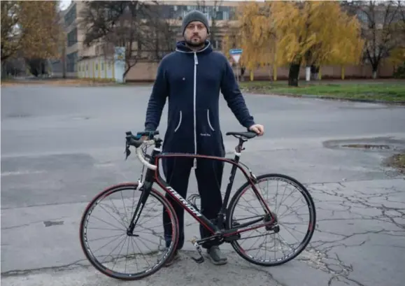  ?? FOTO RR ?? De fiets waarmee Olexiy onopvallen­d door de straten van Cherson reed.