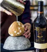  ?? FOTO: ARCHIVO EXCELENCIA­S ?? El ron Zacapa tiene la peculiarid­ad de que la caña a partir de la cual se produce, se cultiva en la costa; y el añejamient­o ocurre en la montaña.