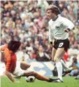  ?? Foto: Witters ?? Bernd Hölzenbein im Wm‰finale 1974 gegen die Niederland­e.
