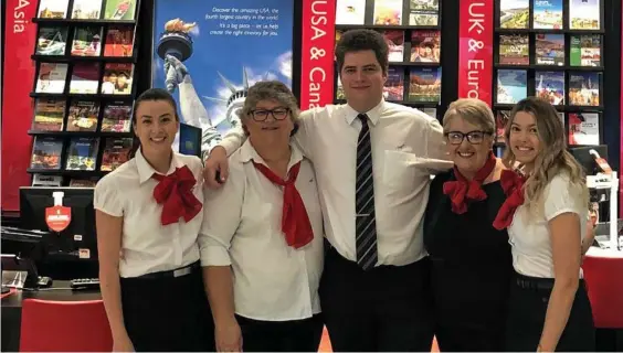  ?? Photo: Contribute­d ?? OPEN FOR BUSINESS: Excited to be opening the new Flight Centre store are (from left) Tennille Smith, Kath Grandison, James Robarts, Angela Wilkinson and Taylor Southgate.