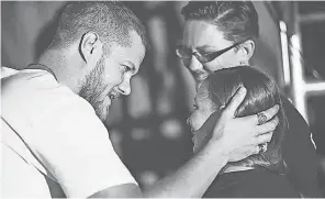  ?? HBO ?? Reynolds greets Savannah and her mother, Heather Kester, after Savannah's speech at the 2017 Love Loud Festival in Orem, Utah.