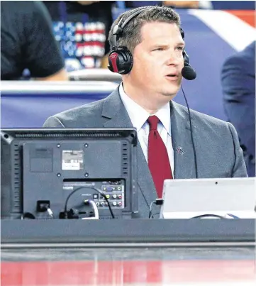  ?? [PHOTO BY NATE BILLINGS, THE OKLAHOMAN] ?? Toby Rowland broadcasts the OU-Villanova national semifinal on April 2 at NRG Stadium in Houston for the OU radio network. Rowland called it “probably the hardest game” in his five years as OU broadcaste­r as the Sooners were routed 95-51.