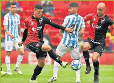  ?? TELAM ?? RACHA. Con esta victoria en Santa Fe, Atlético Tucumán logró su cuarto triunfo consecutiv­o.