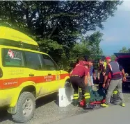  ??  ?? L’intervento In azione Soccorso alpino e vigili del fuoco