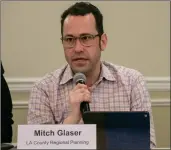  ?? Eddy Martinez/The Signal ?? Mitch Glaser, spokesman for the county’s Department of Regional Planning, speaks at the meeting on groundwate­r sustainabi­lity Tuesday.