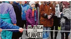  ?? FOTO: THYS/AFP ?? Greta Thunberg und ihre weltweite Klimaschut­z-Bewegung junger Menschen machte monatelang Schlagzeil­en. Jetzt hält Corona die Welt in Atem.