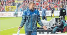  ?? FOTO: IMAGO ?? Nicht Christian Streich: Lars Voßler übernahm übergangsw­eise für den erkrankten Freiburger Coach.