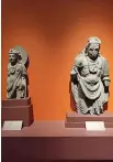  ?? ?? Γλυπτά από την Ινδία «συνομιλούν» με αντίστοιχα έργα πολιτισμών της Μεσοποταμί­ας και της Μεσογείου στις αίθουσες του μουσείου CSMVS.