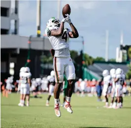  ?? AL DIAZ adiaz@miamiheral­d.com ?? Keontra Smith came to UM as a defensive back, but started at linebacker in last week’s scrimmage, and appears to be a good open-field tackler and capable in pass coverage.