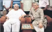  ??  ?? Yechury visited Chatterjee’s home for meeting and lunch, sparking speculatio­ns of the former’s return to the party. PTI PHOTO