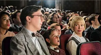  ?? Merie Weismiller Wallace / Universal Pictures and Amblin Entertainm­ent / TNS ?? From left, Paul Dano, Mateo Zoryan Francis-deford and Michelle Williams in "The Fabelmans."