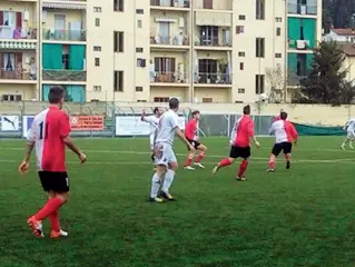  ??  ?? Il Ponte Rondinella Marzocco in campo e sopra Federico Bagattini e Lorenzo Bosi