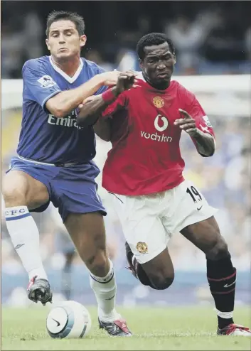  ?? Picture: Phil Cole/Getty ?? eric djemba–djemba tussles with Chelsea’s Frank Lampard in a match in 2004